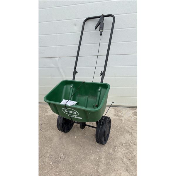 Scotts SpeedyGreen 1000 Push Broadcast Spreader