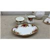 Image 11 : Royal Albert Old Country Roses Bone China Tea Set with Covered Tureen and More, 36 Pieces