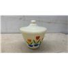Image 3 : Fire-King Tulip Pattern Milk Glass Nesting Mixing Bowl Set with Lid, Five Pieces