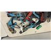 Image 7 : ITI Reel 40-Foot 14AWG Retractable Cord Reel, Blue Tub, Oil Drain Pan, Straps, and More