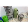 Image 5 : Pyrex Glass Baking Dishes, Charge Plates, Thermoses, and More