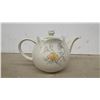 Image 10 : 4 Teapots, Cookie Jar Lid, and 1 China Man &Women