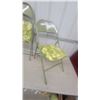 Image 2 : Pair of Vintage Olive Green Metal Folding Chairs with Floral Upholstered Seats and Backs
