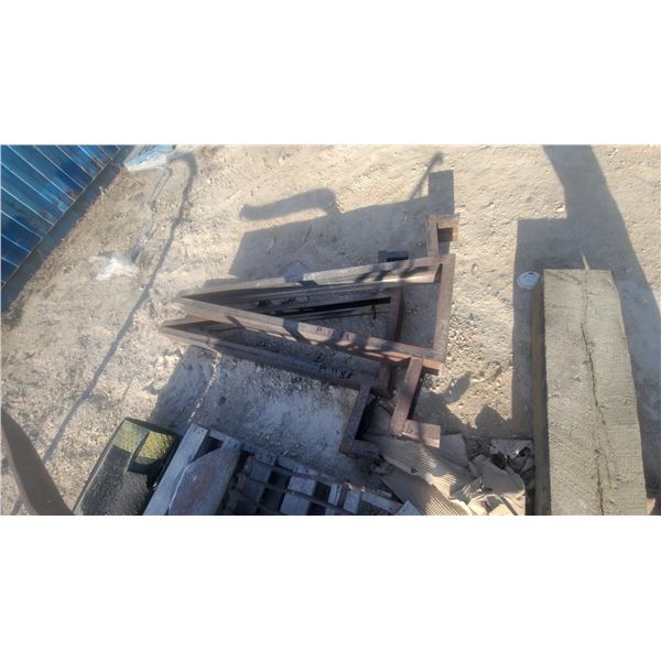 2x a Frames from Channel Iron