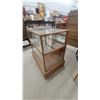 Image 2 : Antique L. Paulle Oak and Glass Mercantile Counter Display Case 42 x 27 x 42"