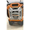Image 5 : Ridgid R84081 MaxSelect 18-Volt/24-Volt Cordless AM/FM Jobsite Radio