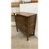 Image 2 : Vintage Three-Drawer Walnut Chest of Drawers with Cabriole Legs and Casters 32 x 17 x 37