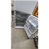 Image 4 : Kenmore Coldspot 19.1 Cubic Foot Top-Freezer Refrigerator Model 106.63972601