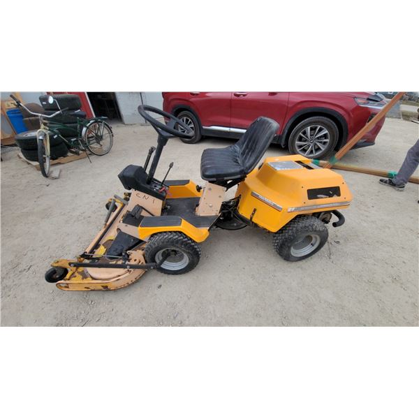 Canadiana NOMA Park 2000e Zero-Turn Riding Mower with Front-Mount Deck 11HP 40" Runs and Works