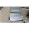 Image 4 : Black+Decker Stainless Steel Convection Toaster Oven with Baking Pan and Rack