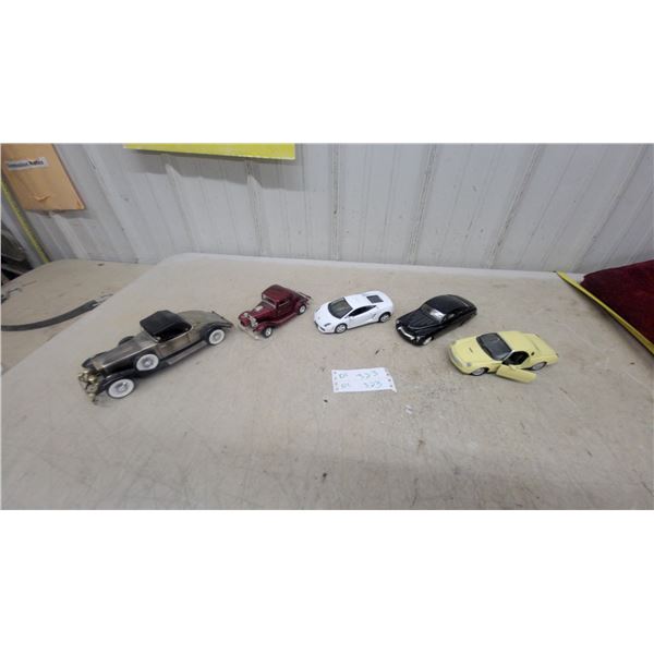 Die-Cast Model Cars: Porsche Boxster, Lamborghini Murciélago, Ford Coupe1/24 Scale 1 Is a Radio and