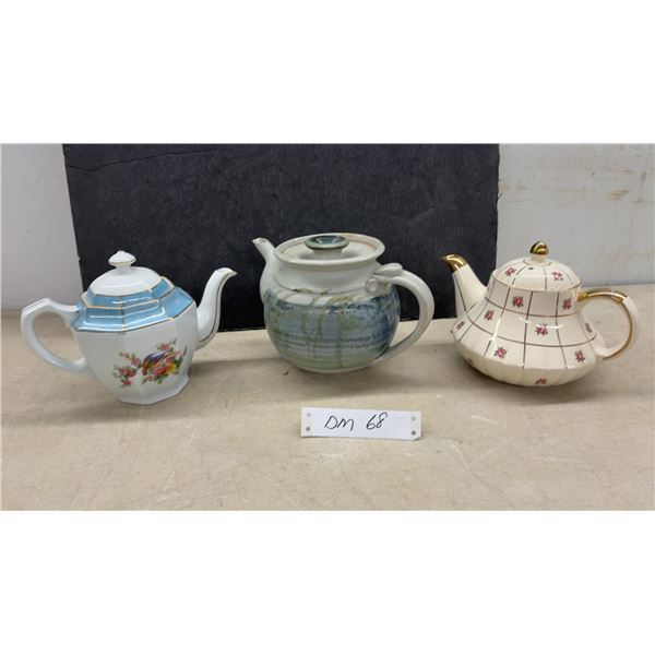 2 Vintage Porcelain Teapot with Bird and Floral Motif, PotteryTeapot (Lid Has Been Repaired)