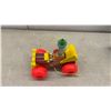 Image 11 : Fisher-Price Mobile TV Unit, Husky Helper Front Loader & Jalopy