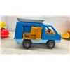 Image 6 : Fisher-Price Mobile TV Unit, Husky Helper Front Loader & Jalopy