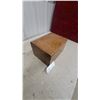 Image 2 : Antique Oak Humidor with Key 7 x 12 x 8.6"