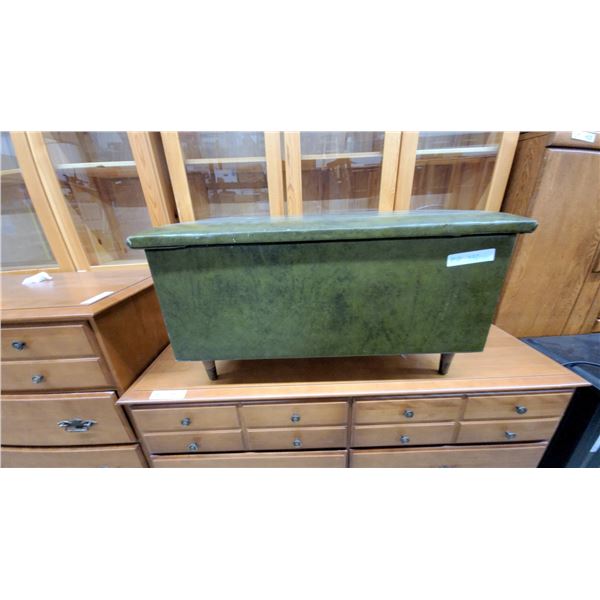 Vintage Green Leather-Look Storage Chest or Footlocker 16 x 30 x 14" Hinged Top