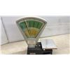 Image 3 : Friden 882 Mechanical Postal Scale, 2.5 kg Capacity with Integrated Postage Rate Calculator