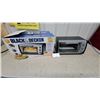 Image 1 : Black & Decker Toast-R-Oven Classic Toaster Oven Model TRO390B with Original Box