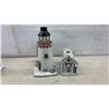 Image 13 : Christmas Village Collection with Ceramic Buildings, Train Set, Figurines, and More