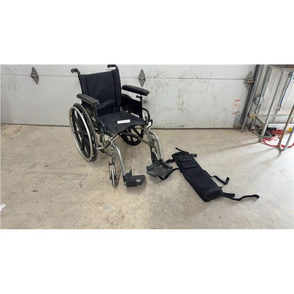 Drive Medical Silver Sport 2 Manual Wheelchair with Swing-Away Footrests and Leg Rest