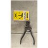 Image 8 : Vintage Wood Planer, Saw Set, Wood Ruler, Primitive Hoe, Midget Grommet Dies & Wood Box