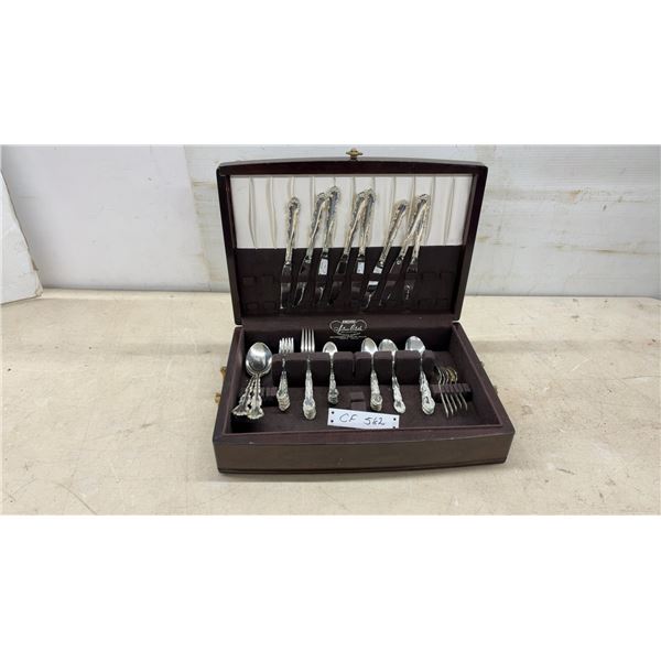 Pacific Silver Cloth Flatware Chest with Ornate Silver-Plated Flatware Set