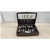 Image 1 : Pacific Silver Cloth Flatware Chest with Ornate Silver-Plated Flatware Set