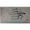 Image 7 : Pacific Silver Cloth Flatware Chest with Ornate Silver-Plated Flatware Set