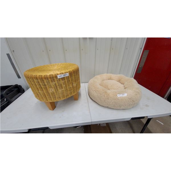 Wicker Stool with Wooden Legs and Faux Fur Calming Pet Bed