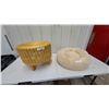 Image 1 : Wicker Stool with Wooden Legs and Faux Fur Calming Pet Bed