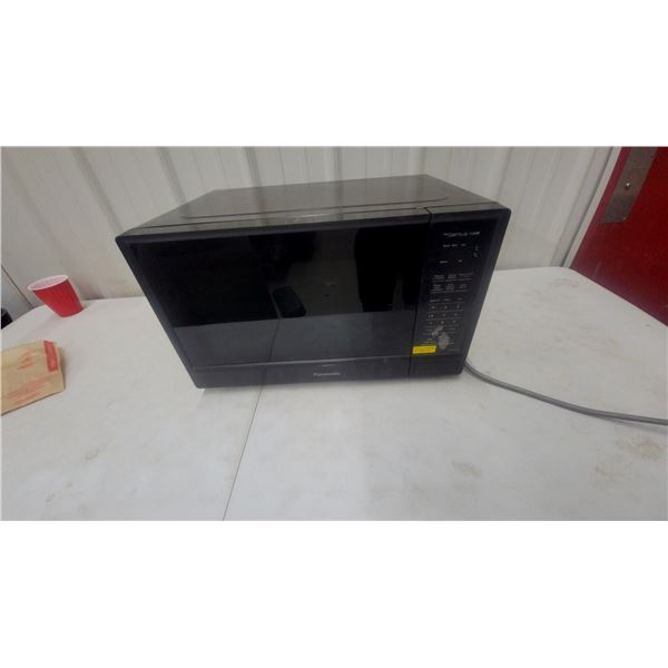 Panasonic Genius Inverter 1100W Countertop Microwave Oven, Black