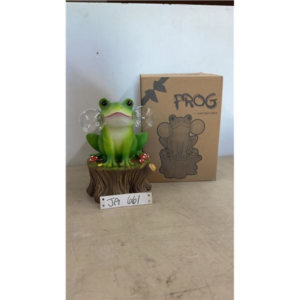Solar Frog Garden Statue