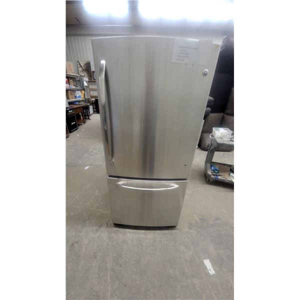 GE Stainless Steel Bottom-Freezer Refrigerator with Pull-Out Drawer 30" Wide