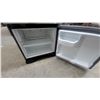 Image 8 : GE Stainless Steel Bottom-Freezer Refrigerator with Pull-Out Drawer 30" Wide