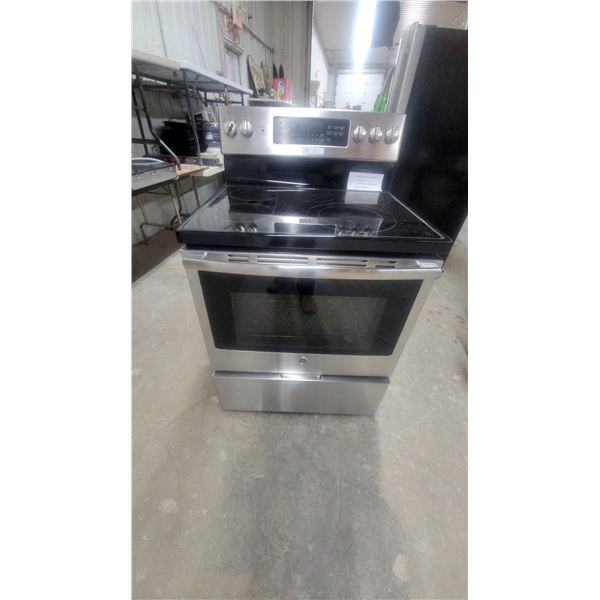 GE Stainless Steel Electric Range with Glass Ceramic Cooktop and Convection Oven Self Clean
