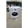 Image 1 : Whirlpool Front-Load Washing Machine, Model WFW72HEDW0