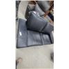 Image 3 : Black Leather Two-Seat Loveseat with Square Arms 73" Wide