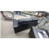 Image 5 : Black Leather Two-Seat Loveseat with Square Arms 73" Wide