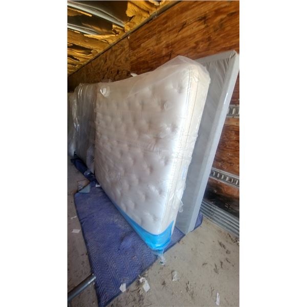 King Mattress Beautyrest and Box Spring