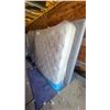 Image 1 : King Mattress Beautyrest and Box Spring