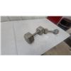 Image 4 : Cast Iron Hexagonal Dumbbells, 25-Pound and 10-Pound