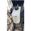 Image 4 : Simoniz S1500 Electric Pressure Washer, 1500 PSI, 1.5 GPM, Ppastic Reservoir Cracked.
