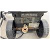 Image 5 : Simoniz S1500 Electric Pressure Washer, 1500 PSI, 1.5 GPM, Ppastic Reservoir Cracked.
