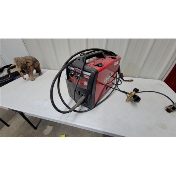 Lincoln Electric Mig-Pak 140 MIG Welder with Gas Regulator and Welding Gun