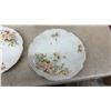 Image 7 : Royal Knight Traditional Dinnerware Teacups, Gravy Boat, Underplate, and More