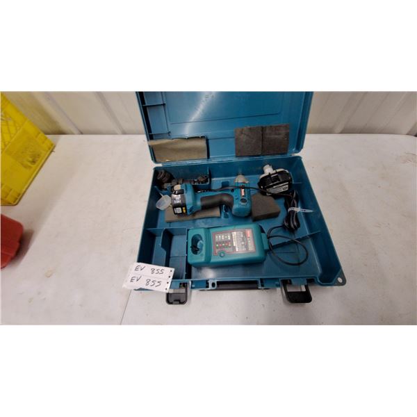 Makita 6938FD 12-Volt Cordless Impact Wrench Kit with DC1414T Charger and Case and Some Sockets