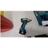 Image 3 : Makita 6938FD 12-Volt Cordless Impact Wrench Kit with DC1414T Charger and Case and Some Sockets