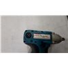 Image 4 : Makita 6938FD 12-Volt Cordless Impact Wrench Kit with DC1414T Charger and Case and Some Sockets