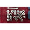 Image 4 : Vintage Sewing Machine Bobbins, Metal Tins, Seam Ripper, Needle Threader, and More