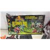 Image 6 : AFX Mighty Morphin Power Rangers Ultimate Duel Electric Racing Set with Track and Controllers